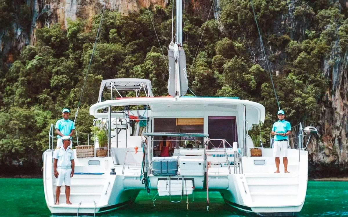 Charter Lagoon 400 Catamaran in Krabi view 3