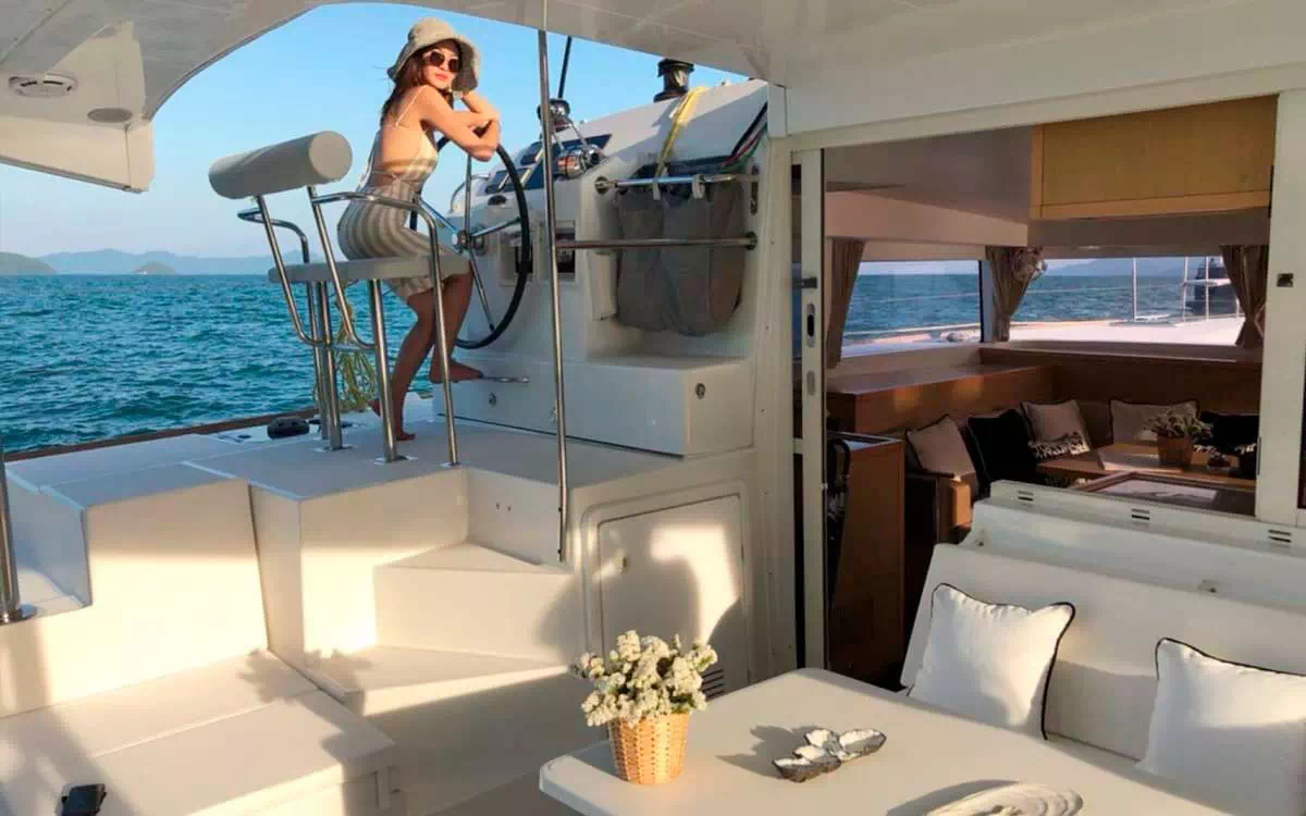 Charter Lagoon 400 Catamaran in Krabi view 7
